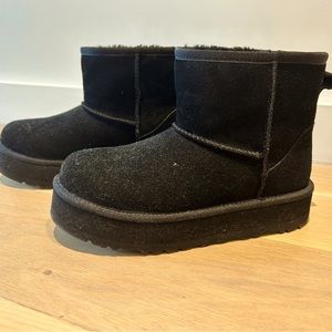 UGG mini platform | black | size 5 (runs big)